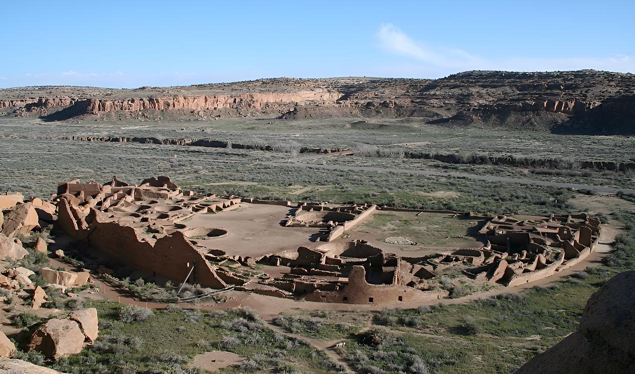 Ancient DNA confirms Picuris Pueblo’s ancestral link to Chaco Canyon Pueblo Bonito, the largest great house in Chaco Canyon, New Mexico. Credit: James Q. Jacobs